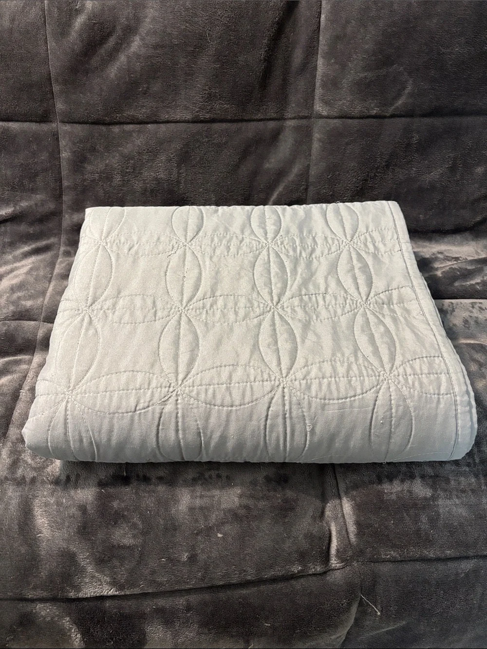 Light Gray Quilted Bed Throw - Classic Circle Stitch